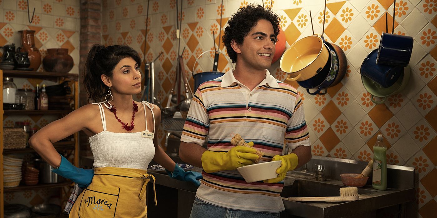 Gabriela Milla & Enrique Arrizon washing dishes in Acapulco