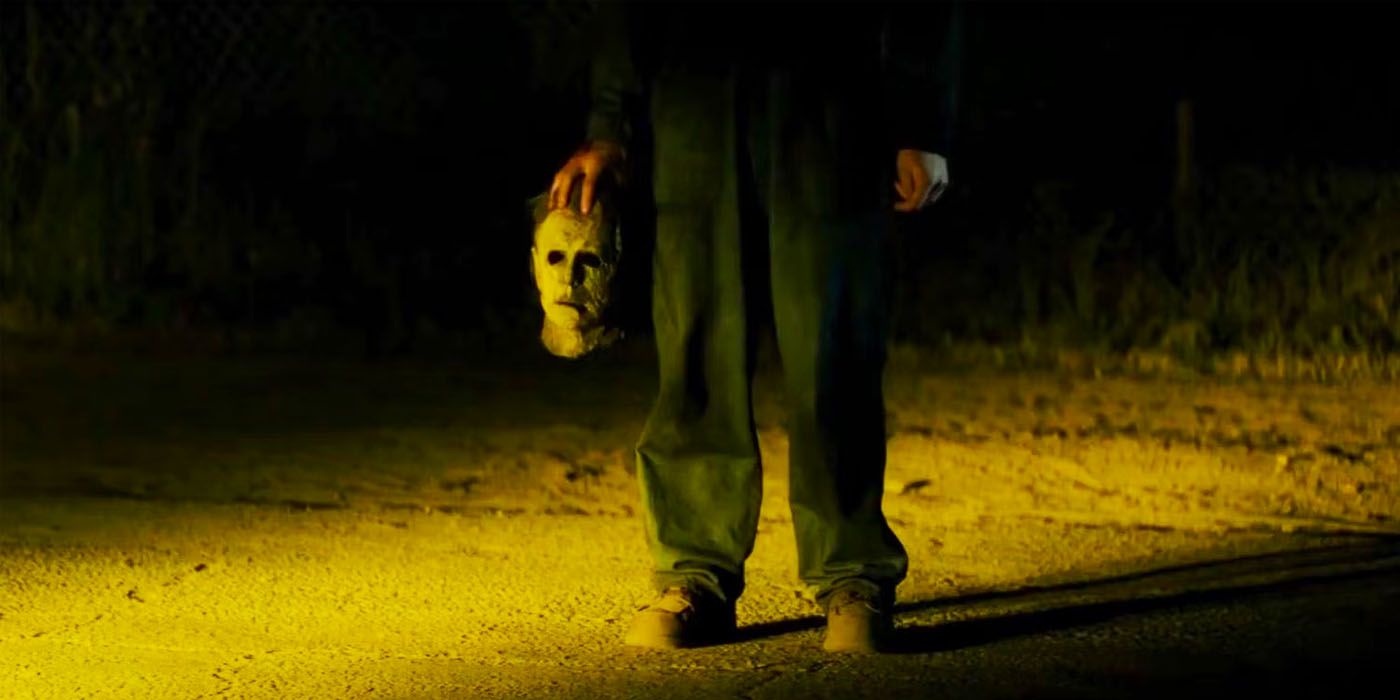 Corey holding Michael Myers mask in Halloween Ends