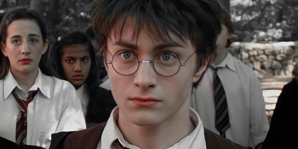 Harry parecendo bravo na floresta em Prisioneiro de Azkaban 