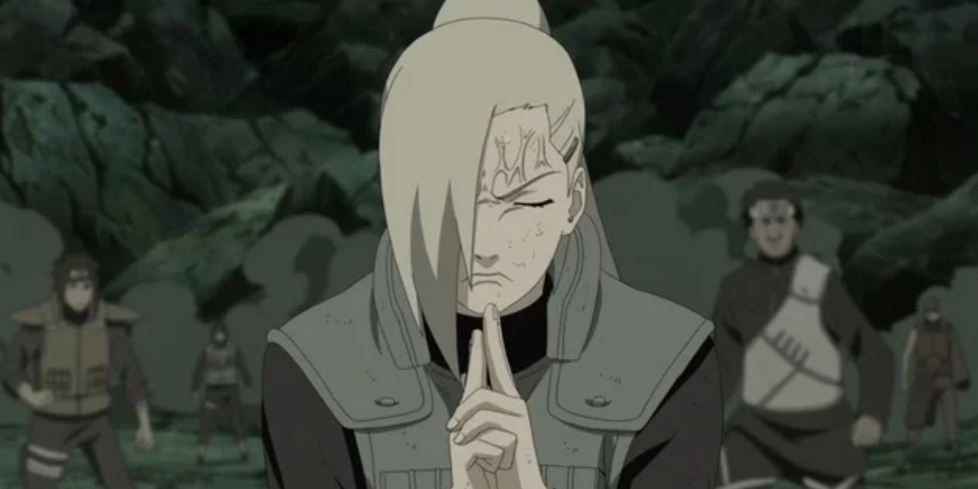Ino closes her eyes on the battlefield to link the minds of shinobi in Naruto Shippuden