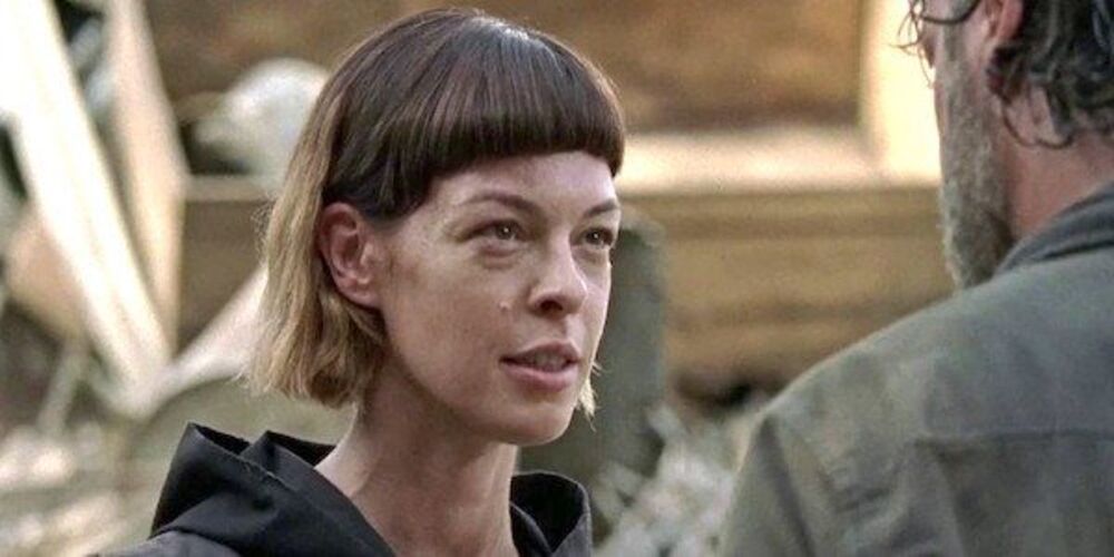 Jadis smiles and looks at Rick in The Walking Dead