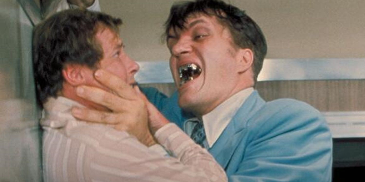 Jaws attacks Bond in The Spy Who Loved Me