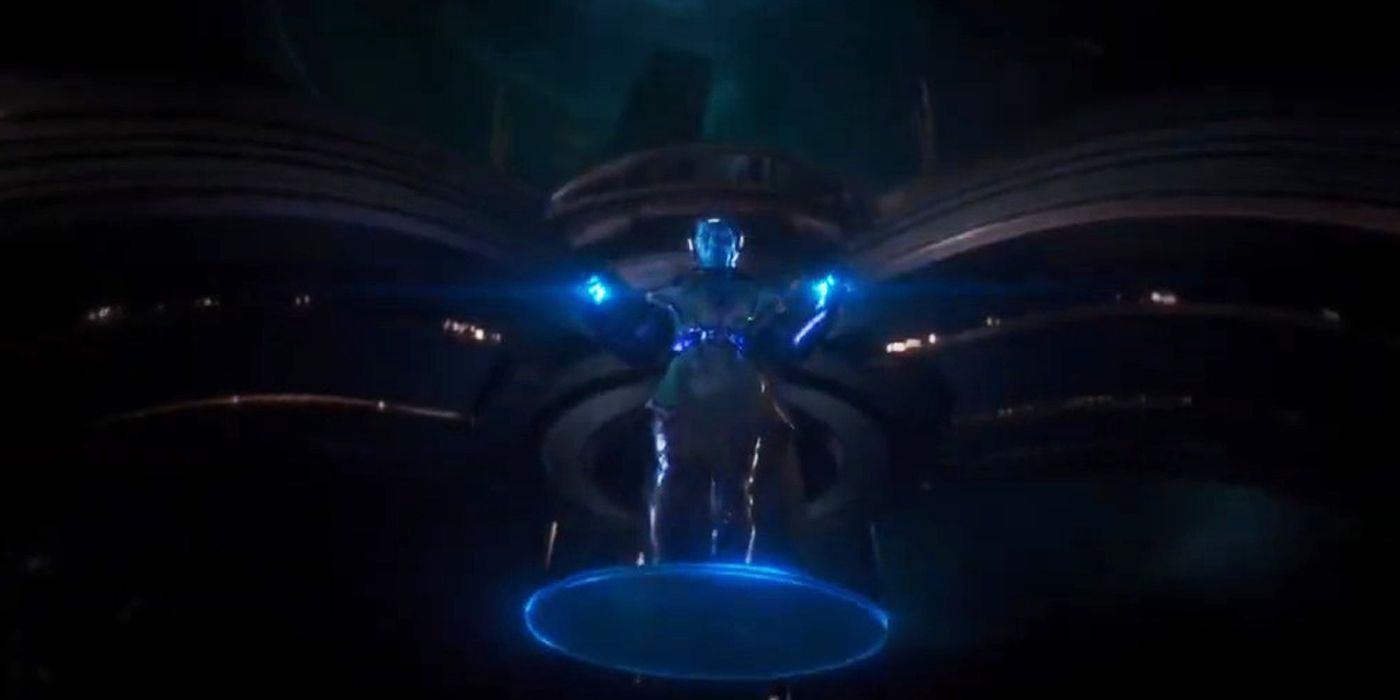 Kang with glowing power in his hands in Ant-Man and the Wasp: Quantumania.
