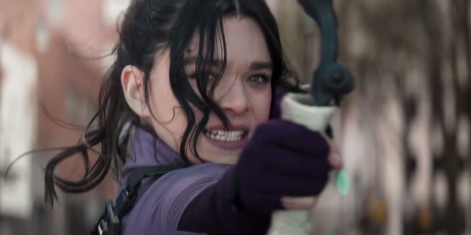 Kate Bishop using a bow and arrow in Hawkeye