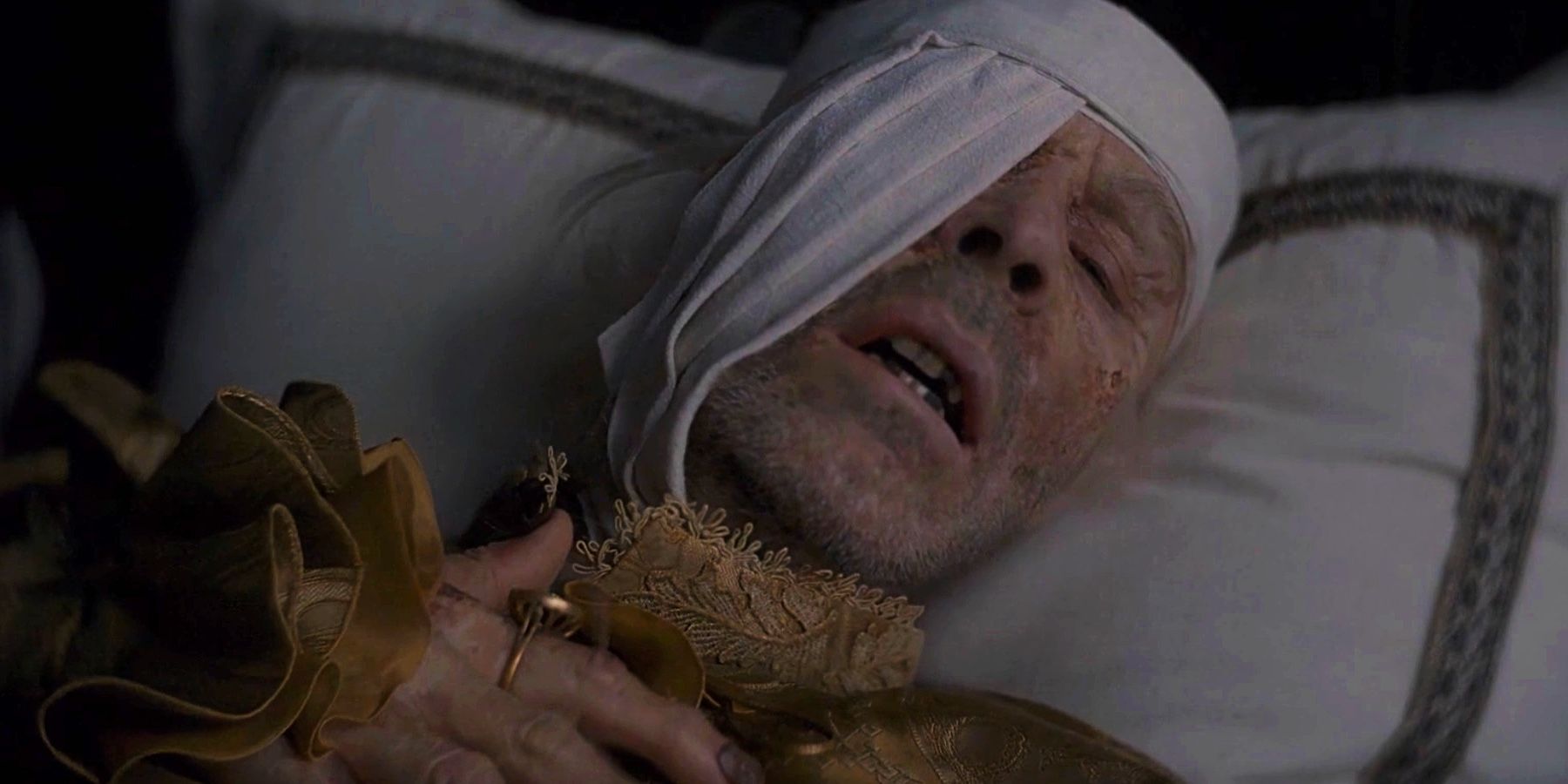 Paddy Considine como Viserys Targaryen em House Of The Dragon Episódio 8