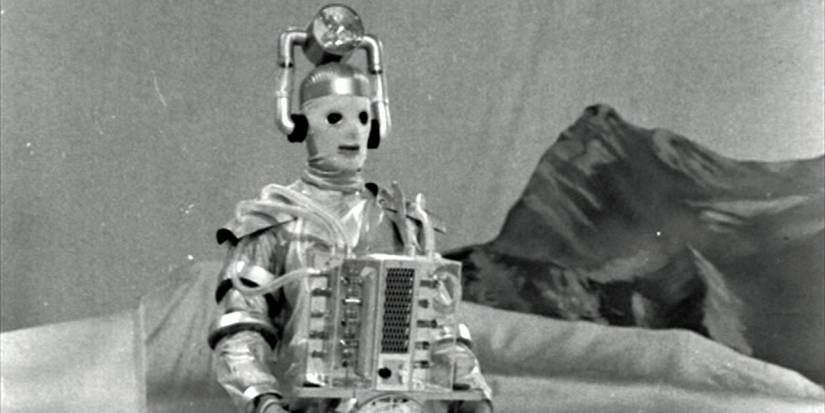 Krail-observes-his-surroundings-in-The-Tenth-Planet.jpg