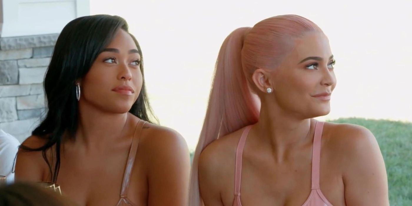 Kylie and Jordyn sitting and smiling outside on KUWTK
