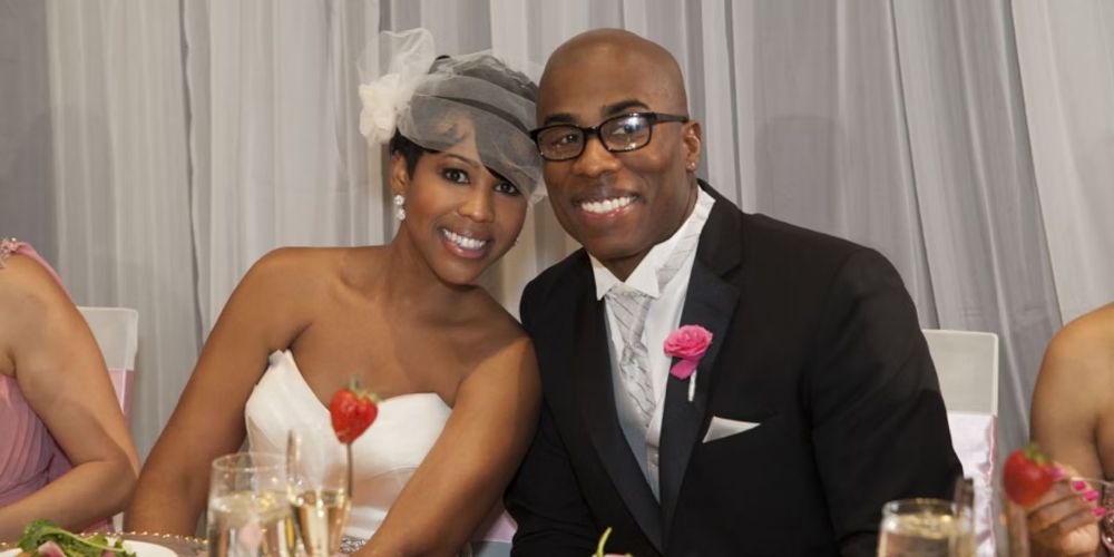 Monet e Vaughn sorriem juntos no dia do casamento em Married At First Sight