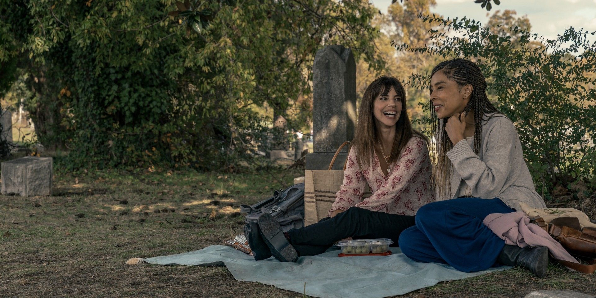 Maribel Verdú and Sophie Okonedo in Raymond &amp; Ray