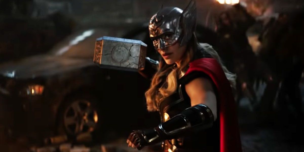 Natalie Portman wielding Mjolnir in Thor Love and Thunder