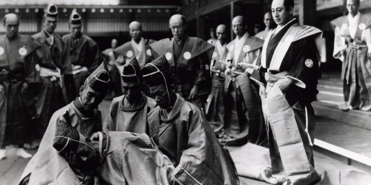 Pessoas de luto por um samurai morto em The 47 Ronin Cropped