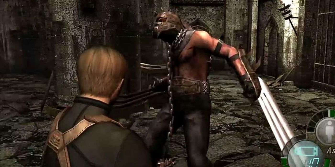Leon enfrentando o Garrador na cela do castelo em Resident Evil 4.