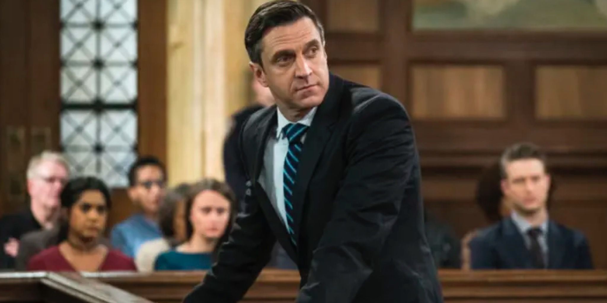 Raúl Esparza em Law & Order: Unidade de Vítimas Especiais