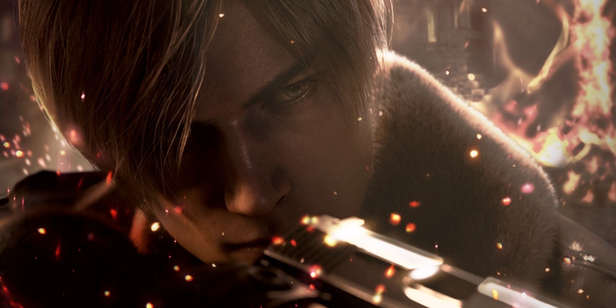 Close-up Leon Kennedy dari Resident Evil 4 menatap laras senjata