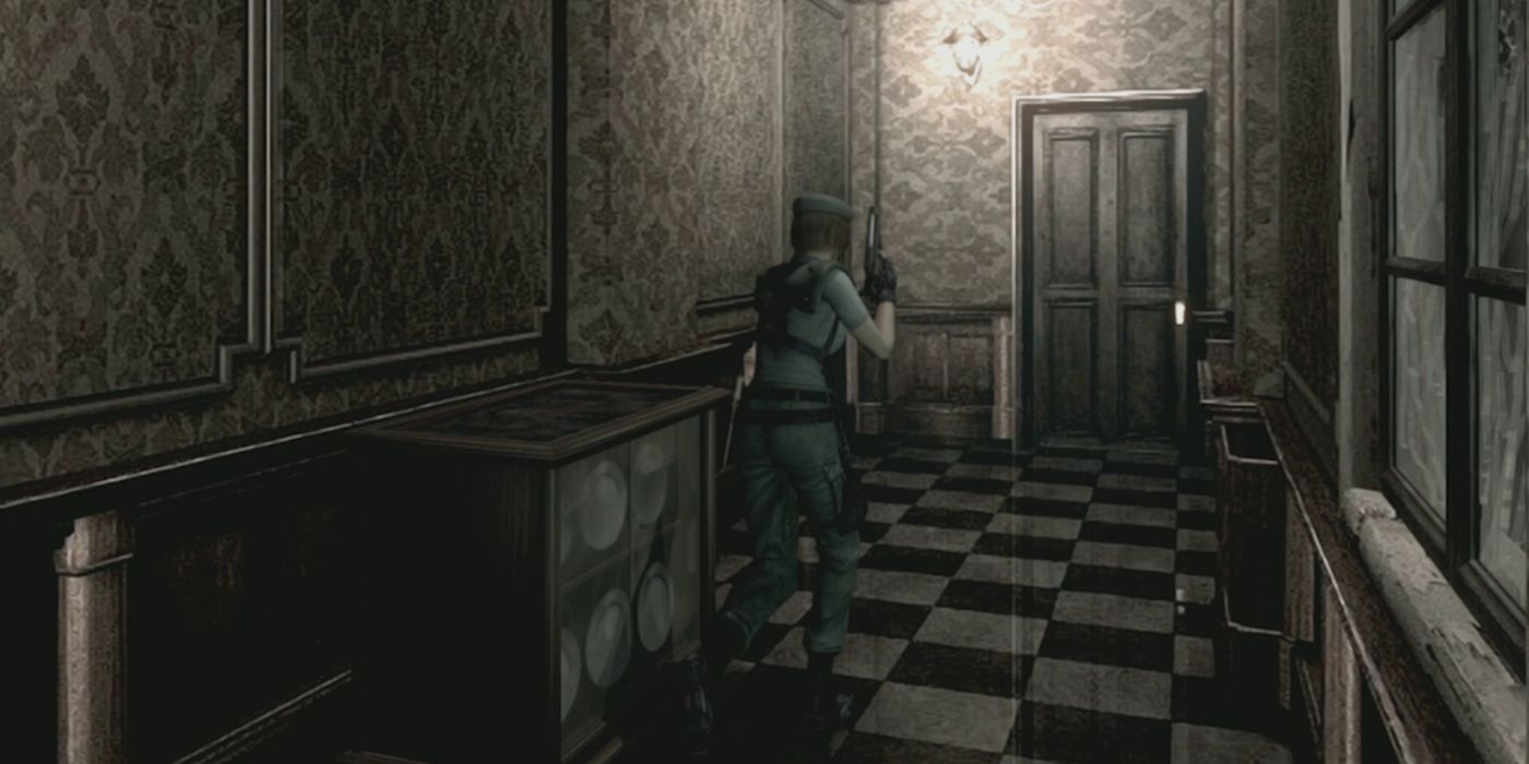 Jill andando pelo corredor em forma de L no remake de Resident Evil.