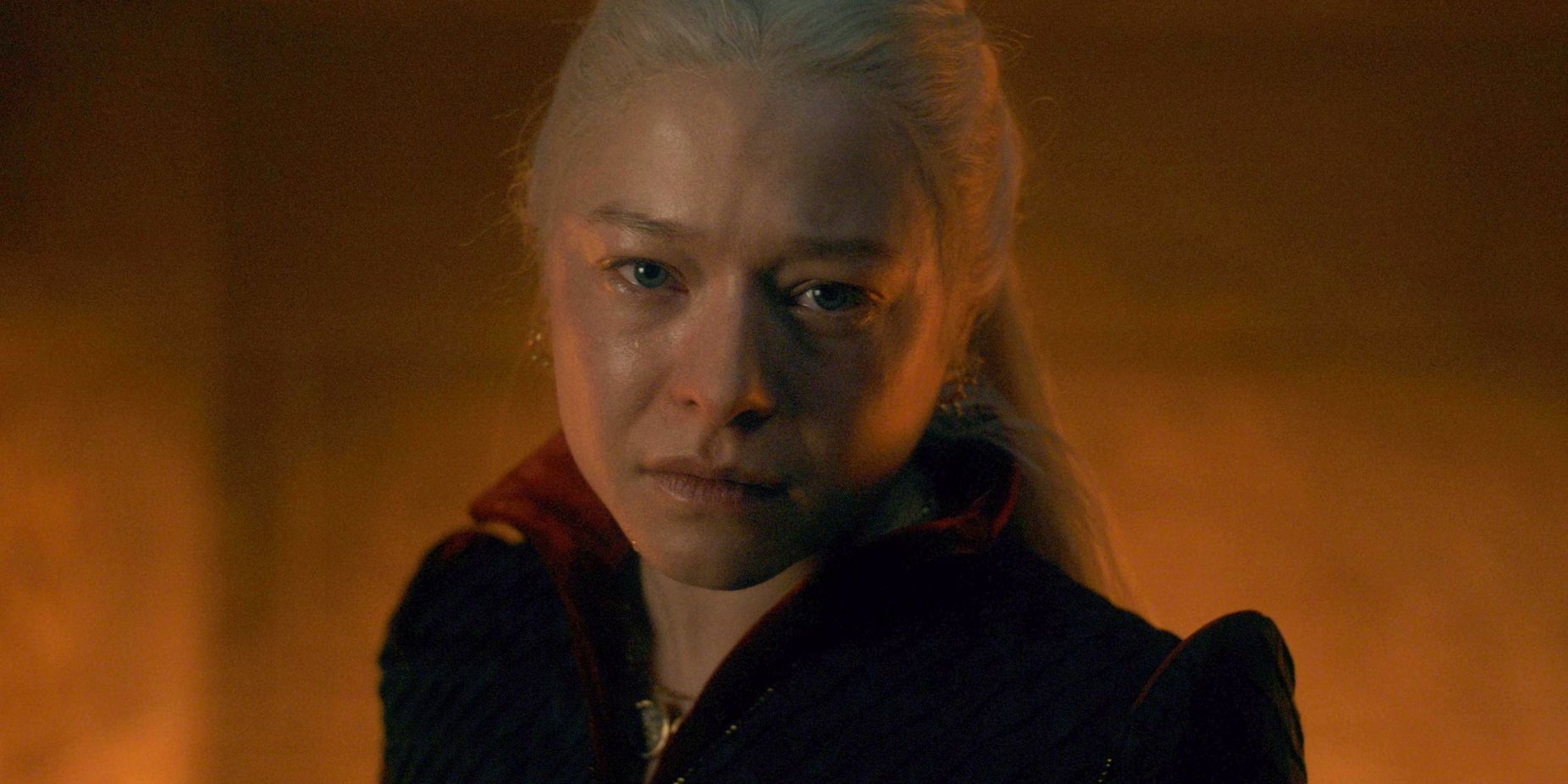 Rhaenyra dengan ekspresi kesakitan dan kemarahan di House of the Dragon season 1