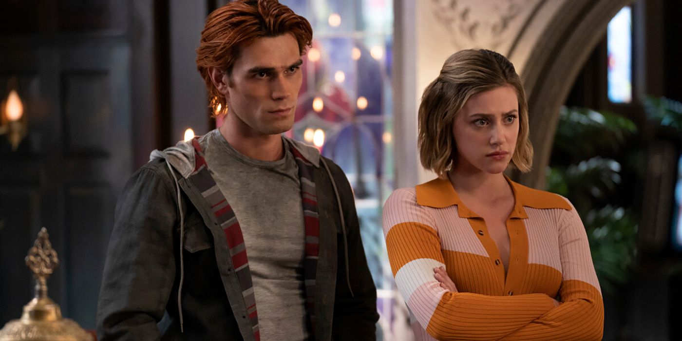 Riverdale's Night of the Comet with KJ Apa as Archie Andrews and Lili Reinhart as Betty Cooper