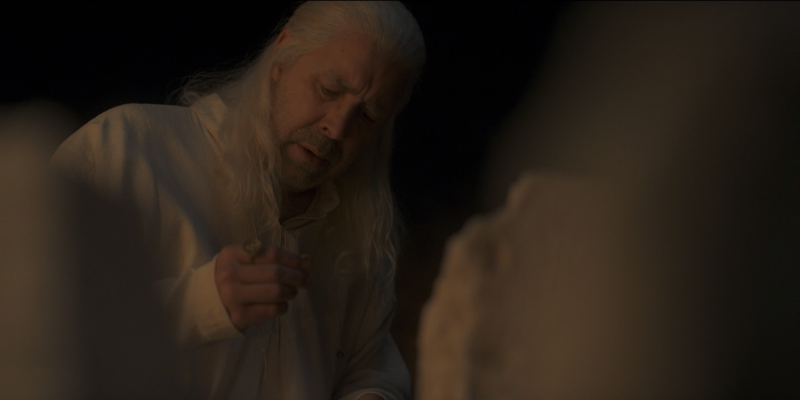 Viserys stares at Aemma&rsquo;s ring in grief on House of the Dragon