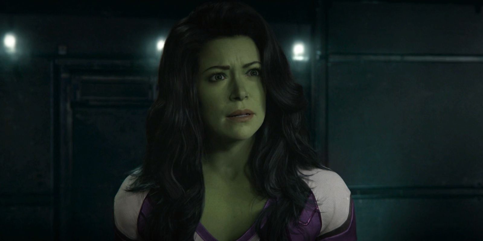 She-Hulk no escritório de KEVIN em She-Hulk Advogado