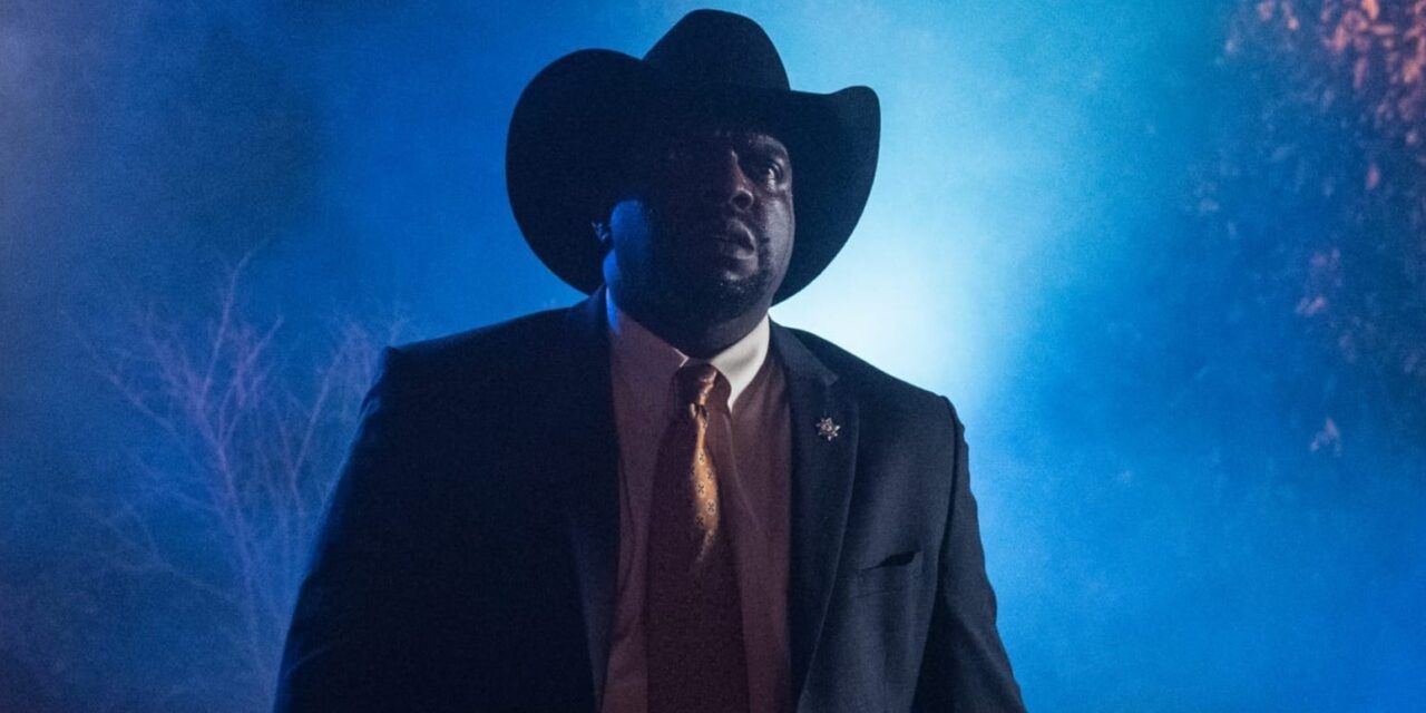 Sheriff Barker in the dark in Halloween Kills