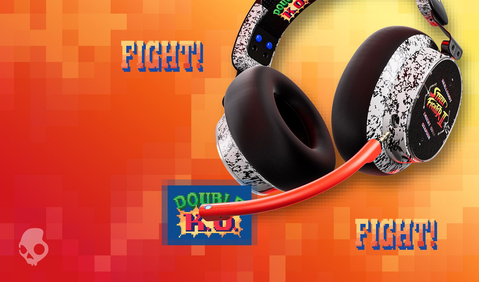 A edição limitada do fone de ouvido Skullcandy Street Fighter 2 pode ser vista com seu microfone laranja conectado à parte inferior do fone de ouvido com um adesivo especial do Street Fighter 2 incluído na lateral do fone de ouvido.