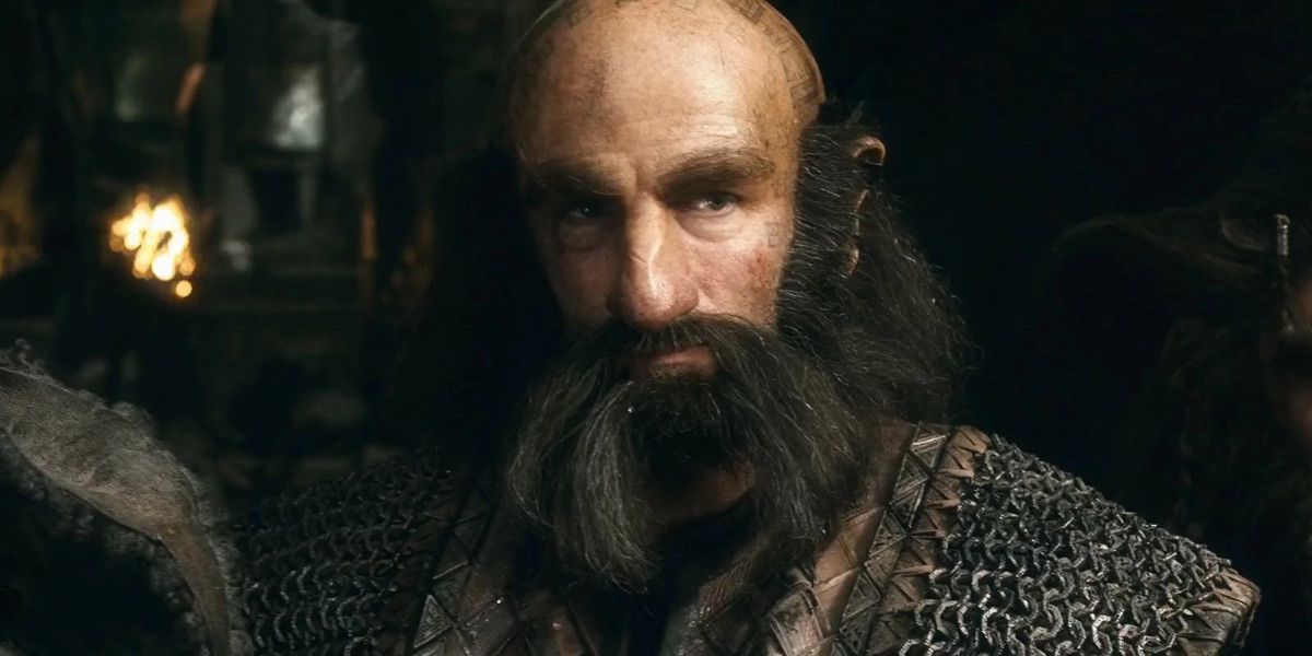 Dwalin examines the battle of The Hobbit The Battle of the Five Armies 