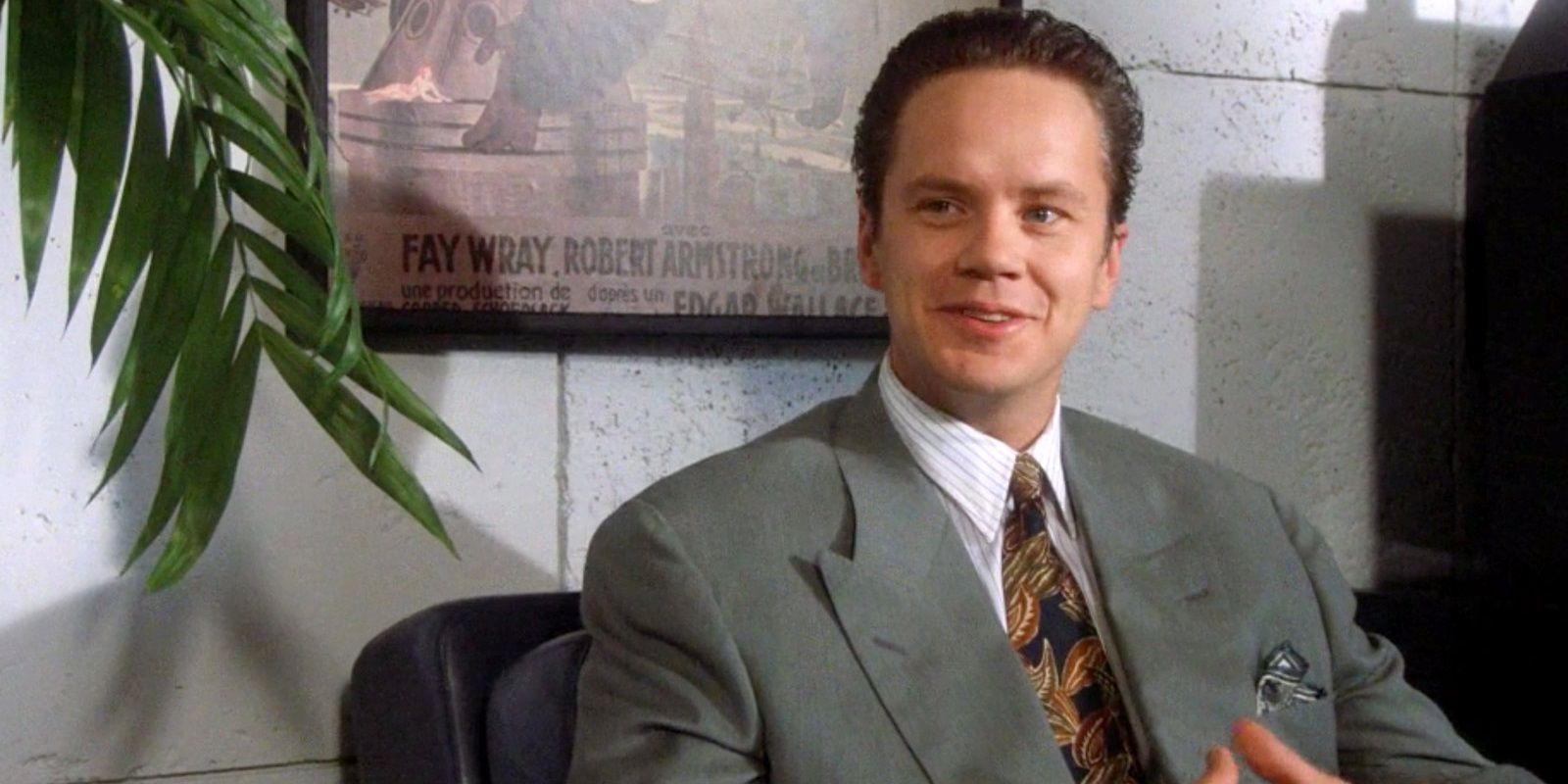 Tim Robbins in a suit in The Player