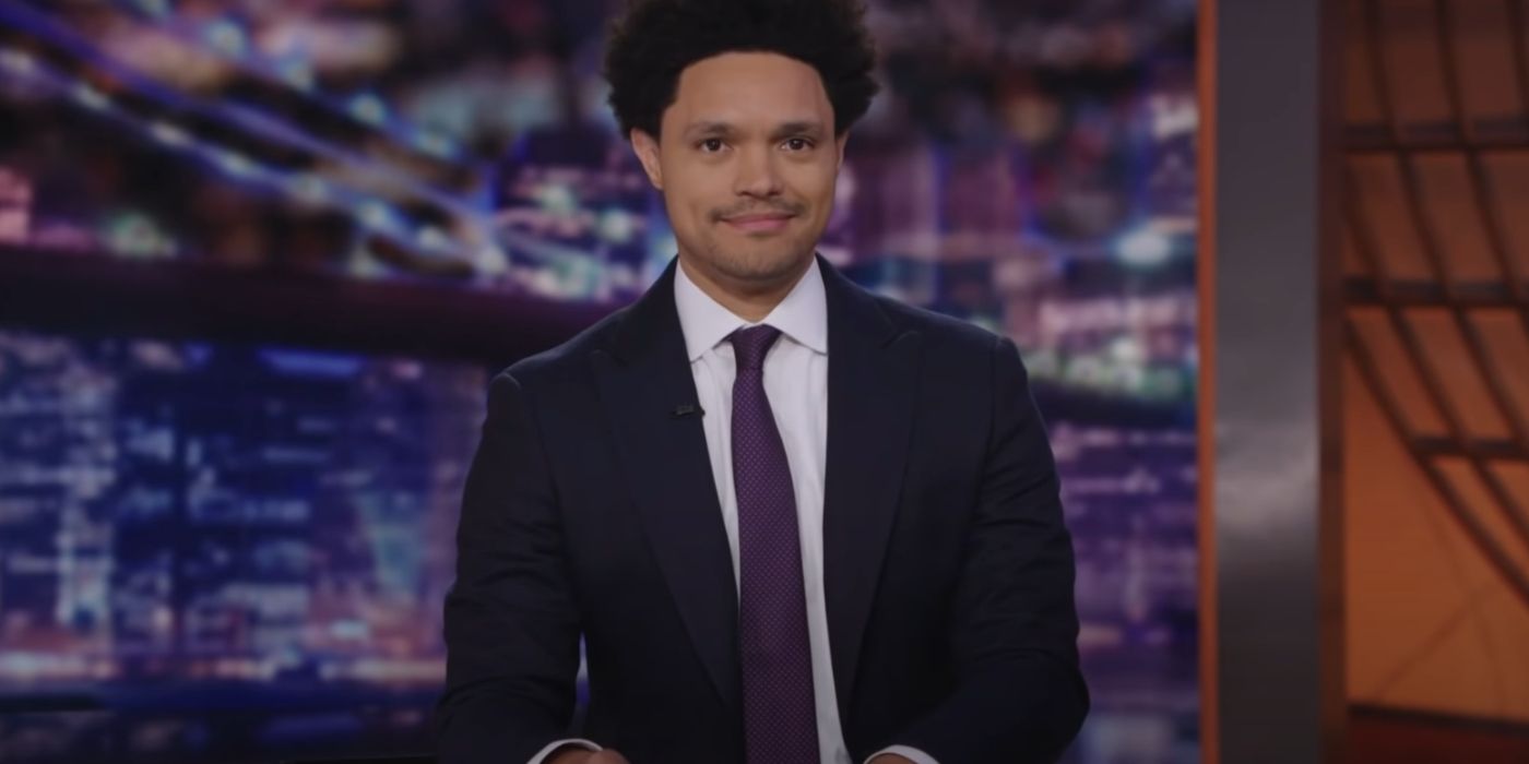 Imagem mostrando Trevor Noah fazendo o The Daily Show no Comedy Central.