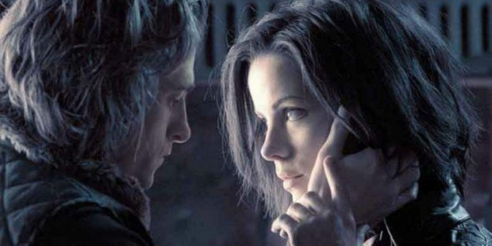Selene and Michael in Underworld Looking at each other