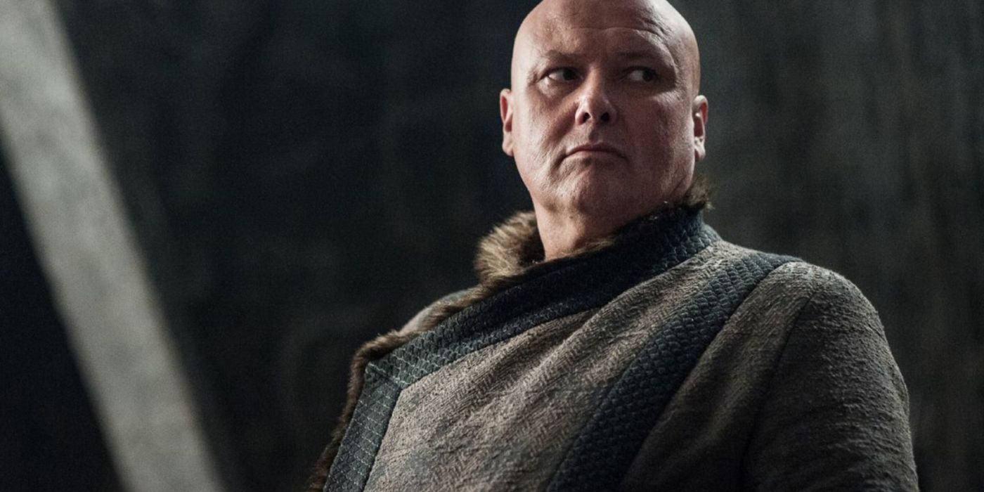 Varys parecendo severo na 7ª temporada de Game of Thrones.