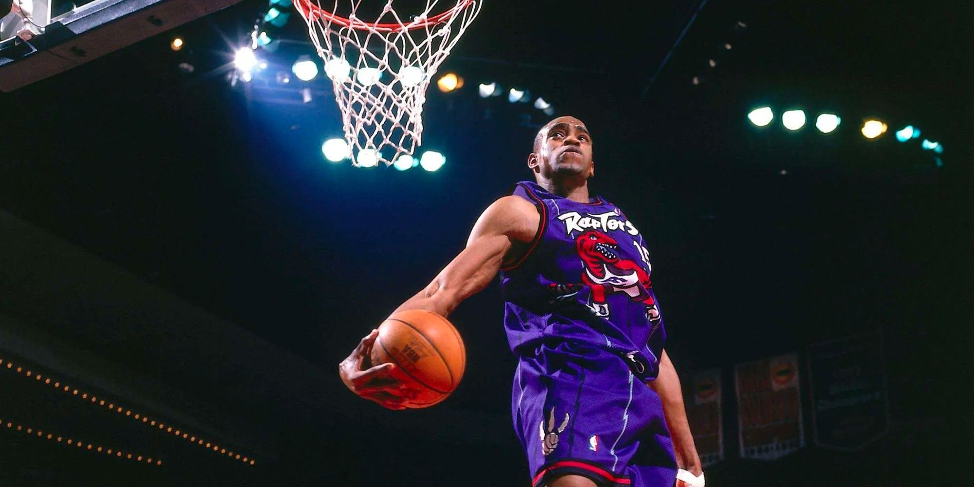 Vince Carter dunks