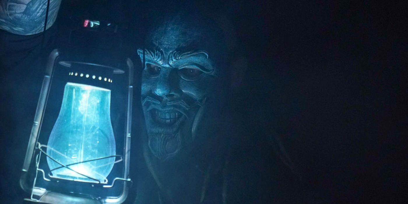 Bray Wyatt makes his shocking WWE return while wearing the Uncle Howdy mask.