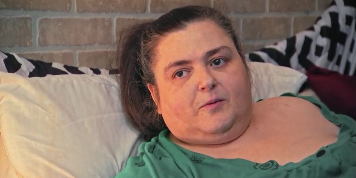 Lisa Ebberson Minha vida de 600 libras em verde deitada na cama