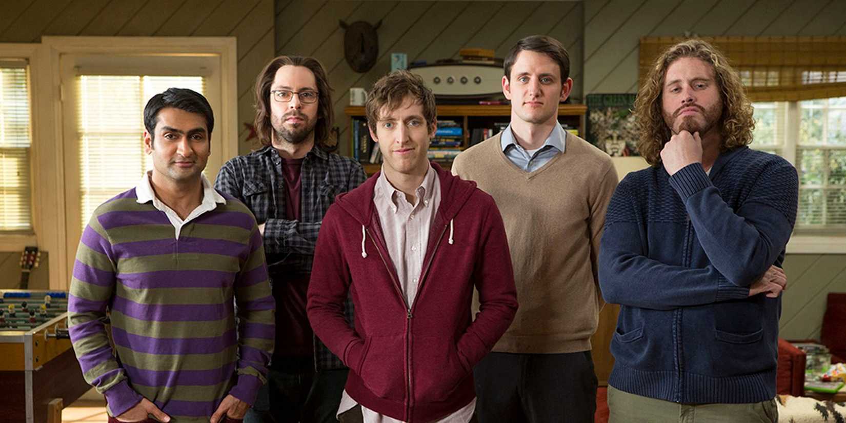Elenco de Silicon Valley em frente à câmera