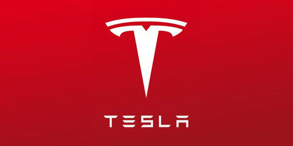 O logotipo da Tesla é exibido