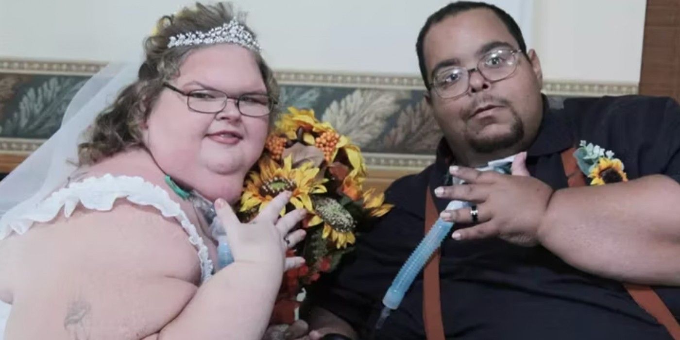 1000-Lb Sisters' Tammy Slaton and Caleb Willingham posing for wedding picture