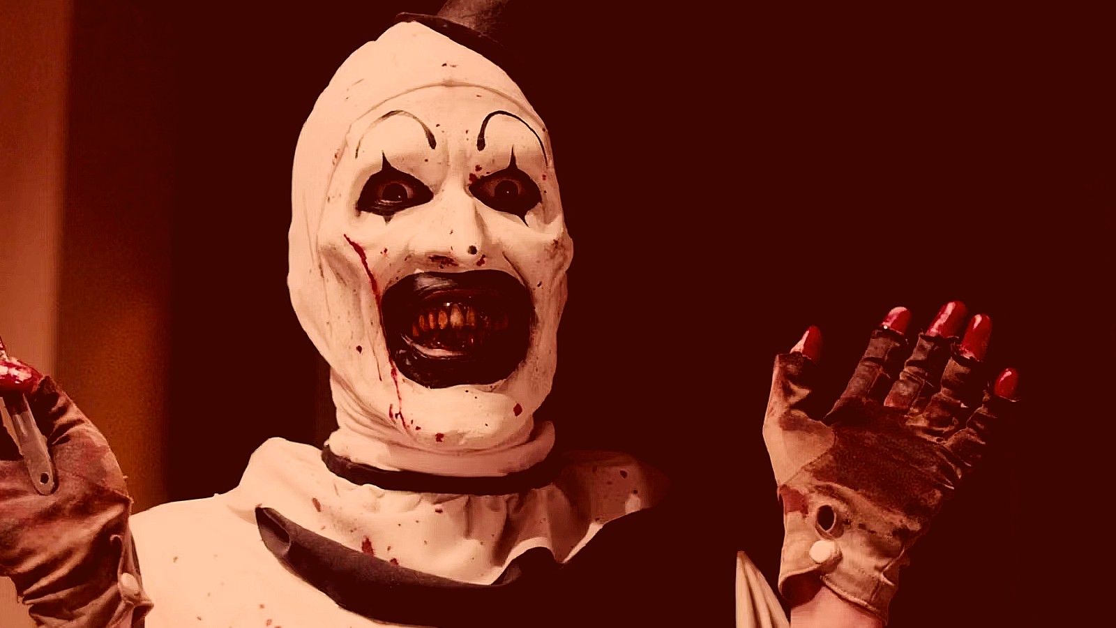 A-Bloody-Red-Art-The-Clown-In-Terrifier-2