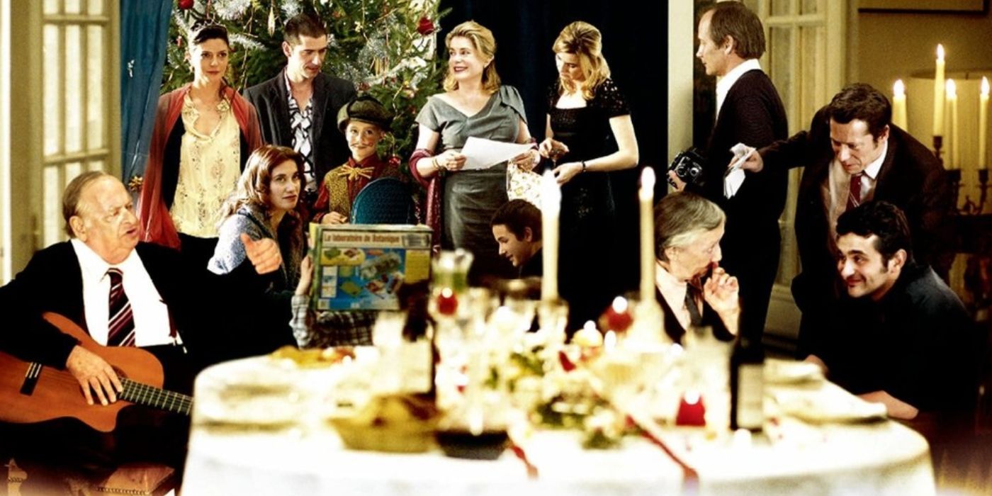 The family around the table in A Christmas Tale