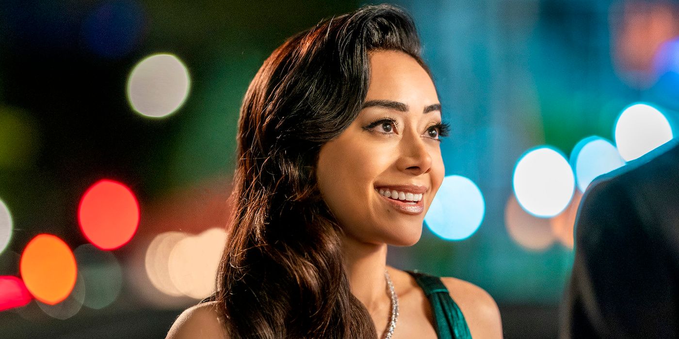 Aimee Garcia in Christmas With You