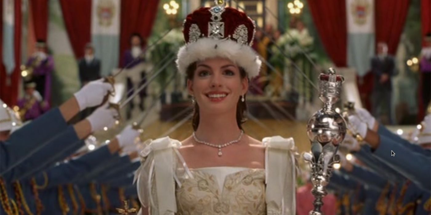Mia Thermopolis (Anne Hathaway) sendo coroada como Rainha em O Diário da Princesa 2