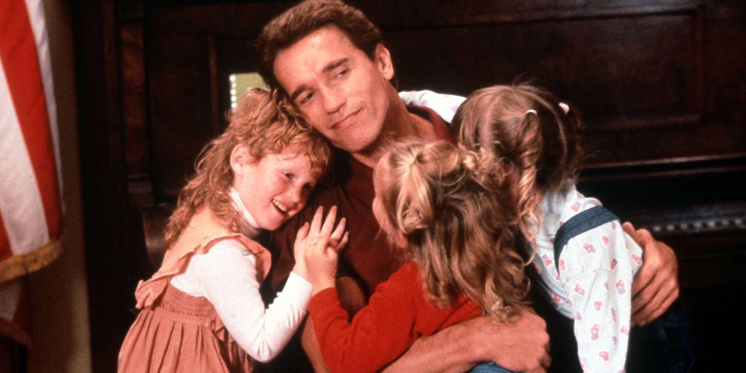 Arnold_Schwarzenegger_in_a_classroom_in_Kindergarten_Cop