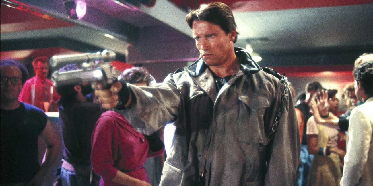 Arnold_Schwarzenegger_with_a_gun_in_The_Terminator