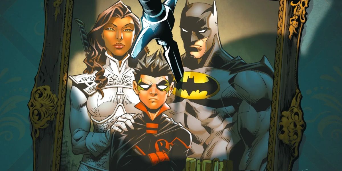 El cuchillo proviene de una imagen de DC Comics de Talia, Bruce y Damian Wayne. 