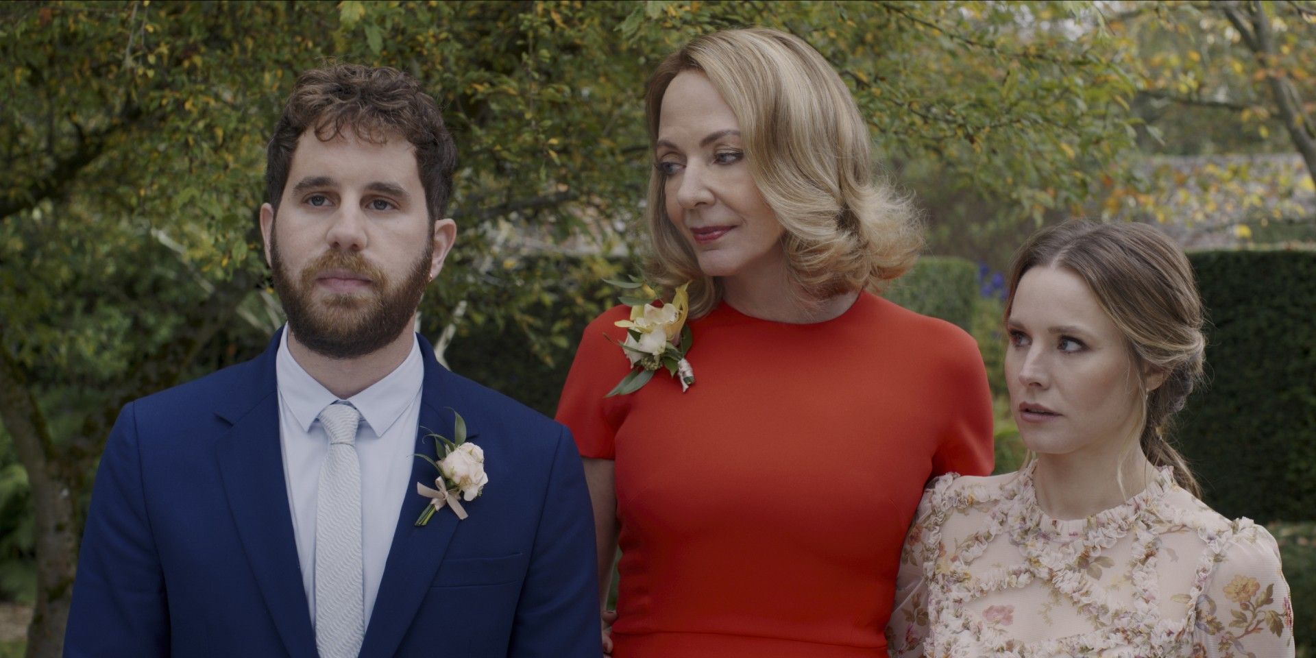 Ben Platt, Allison Janney, and Kristen Bell in The People We Hate at the Wedding
