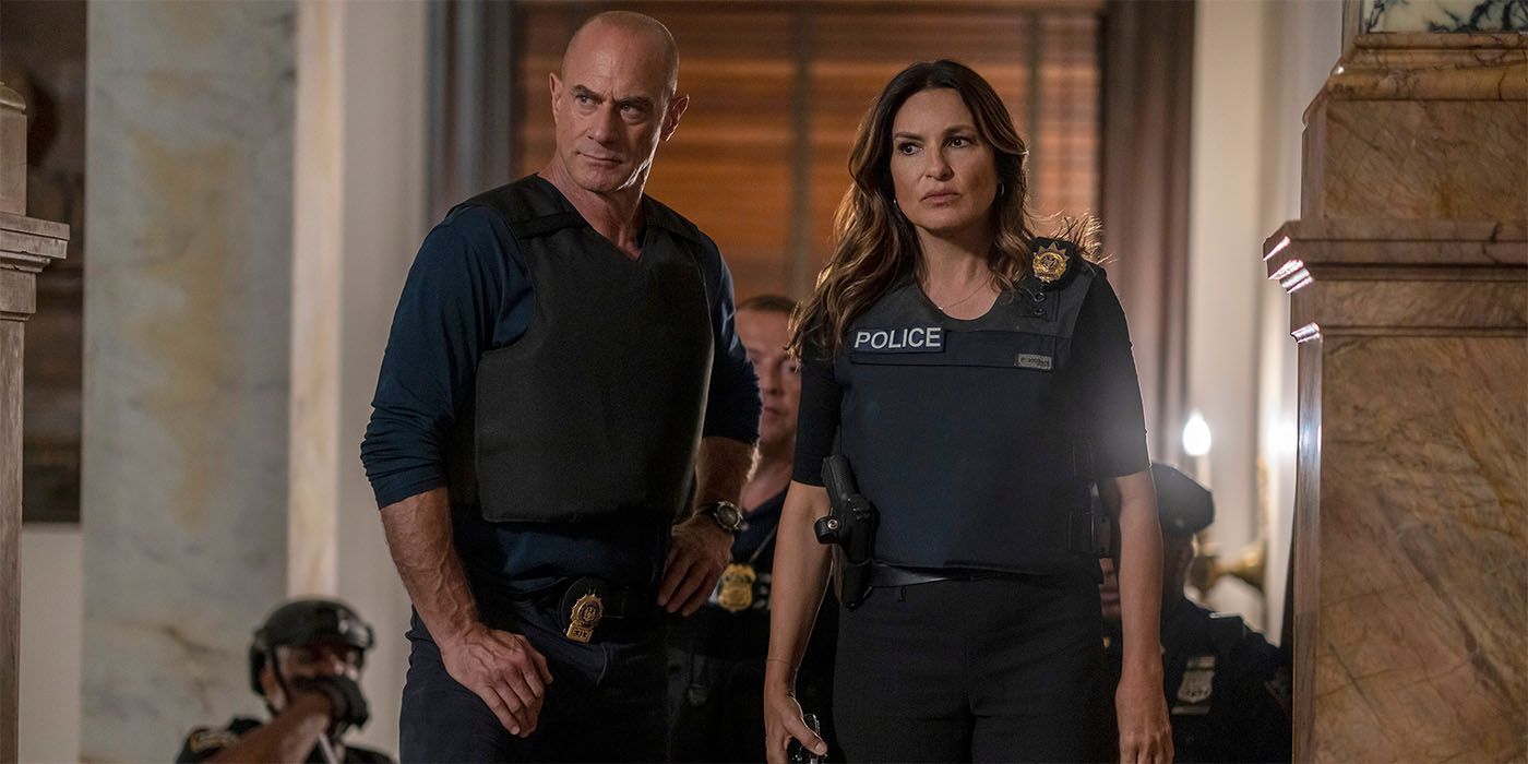 Elliot Stabler (Christopher Meloni) and Olivia Benson (Mariska Hargitay) in bulletproof police vests in Law and Order: SVU