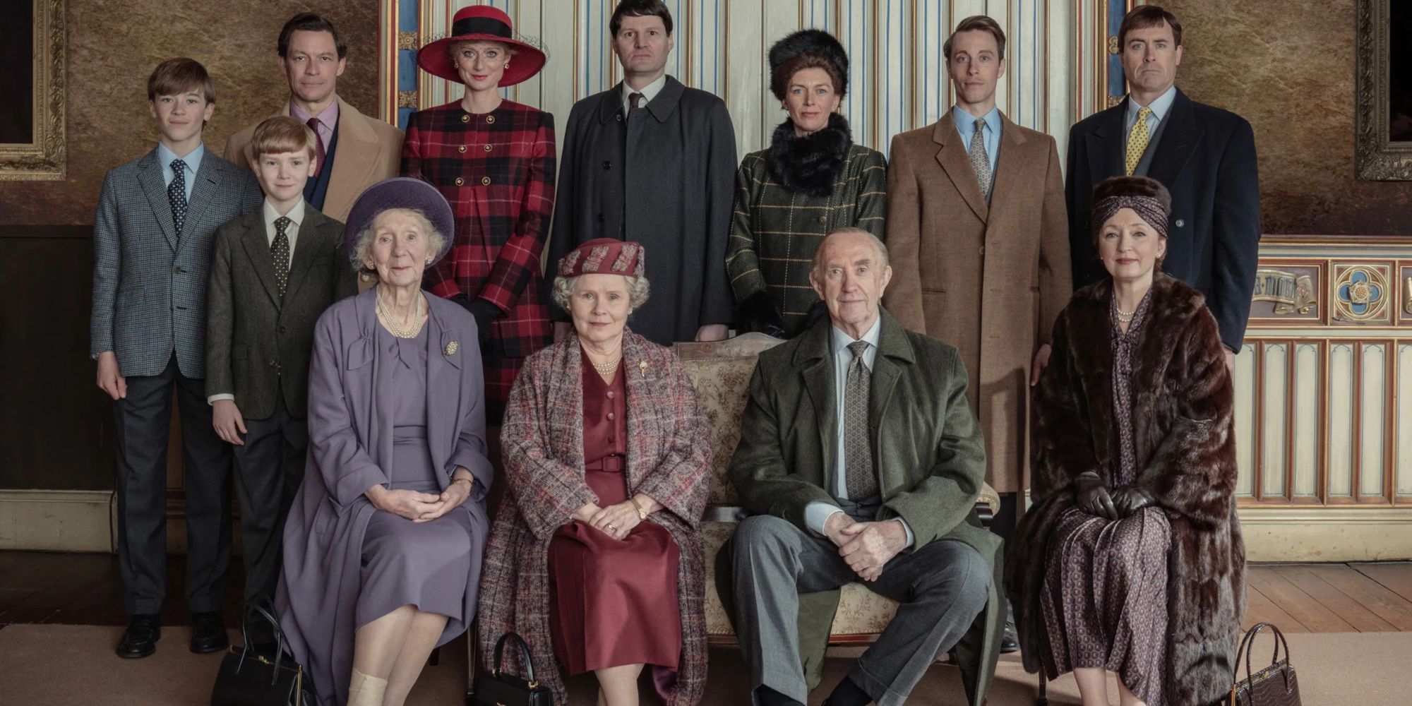 The ROyal Family posing for a photo in The Crown season 5.