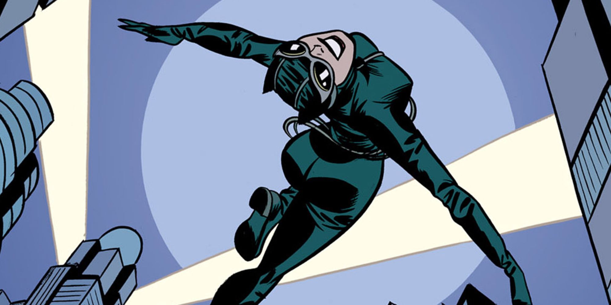 Justice 10. Бэтверс. Darwyn Cooke DC Art. The Heist (Catwoman giantess growth). Darwyn Cooke DC Catwoman Art.