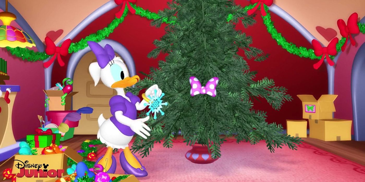 Daisy decorates a Christmas tree in Minnie's Bow Toons. 