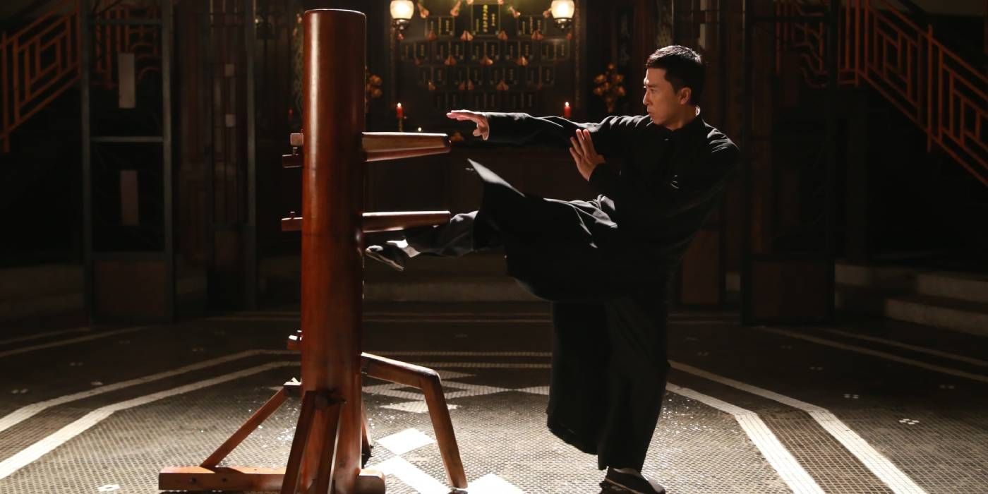 Donnie Yen kicking a post in Ip Man 3 