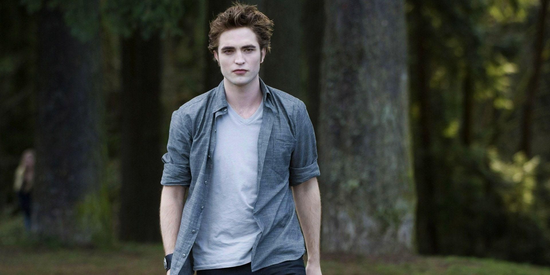Robert Pattinson as Edward walking in the woods in Twilight